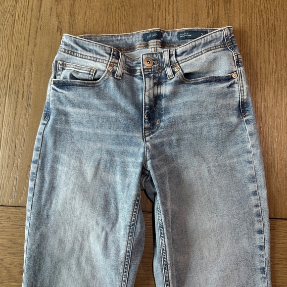 J. Jill Women's High Rise Straight Leg Crop Jeans Size 2P Light Wash - Picture 2 of 7
